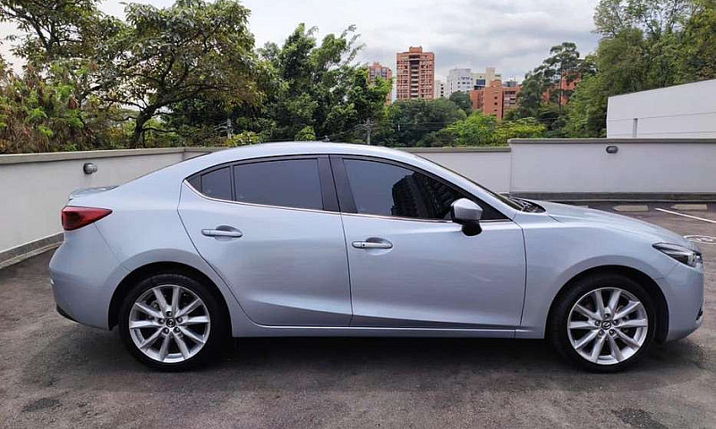 Mazda 3 Grand Tourin...