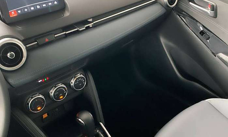 Mazda 2 Sport Grand ...