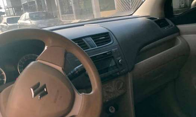 Suv Suzuki Ertiga 20...