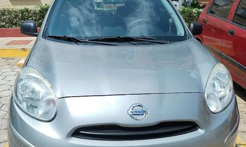Vendo Nissan March 2...