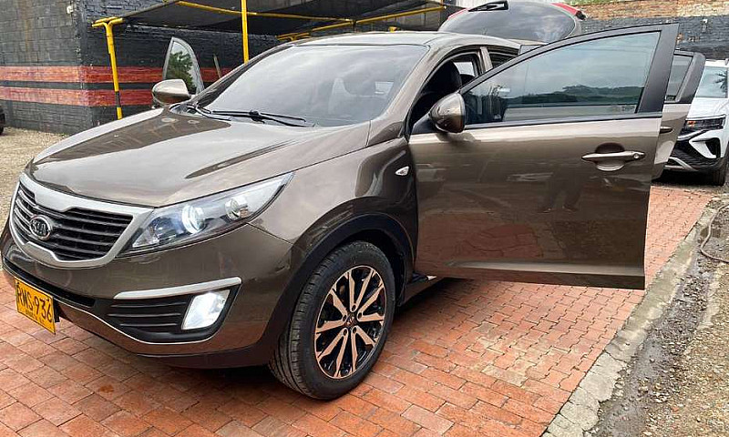 Kia Sportage Revolut...