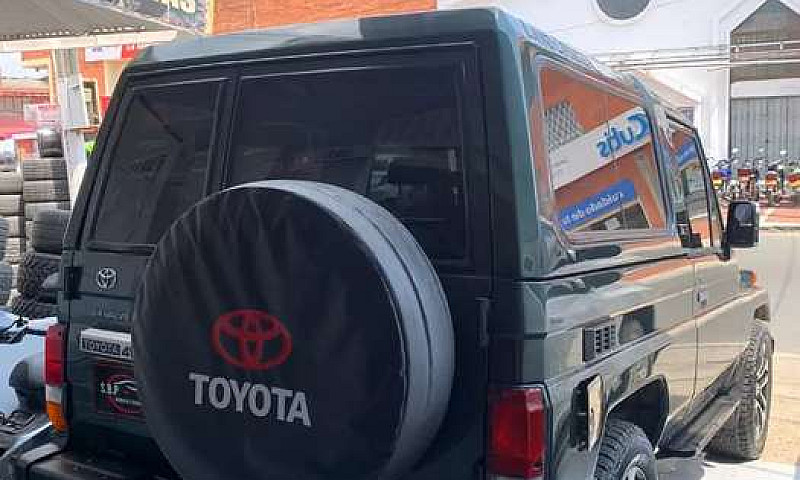 Toyota La D Cruise...