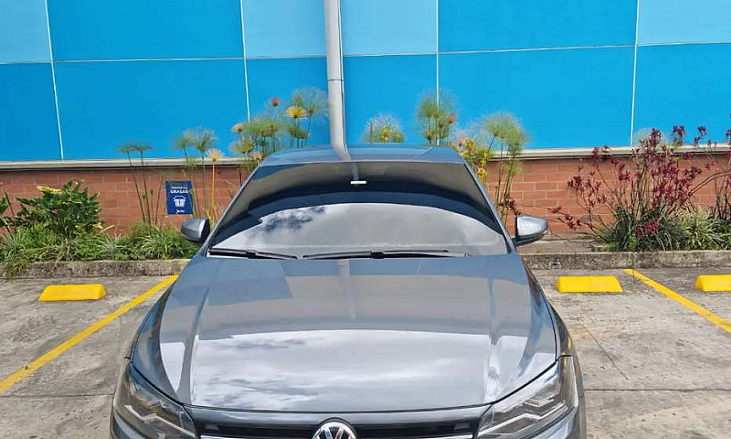 Vendo Volkswagen Pol...