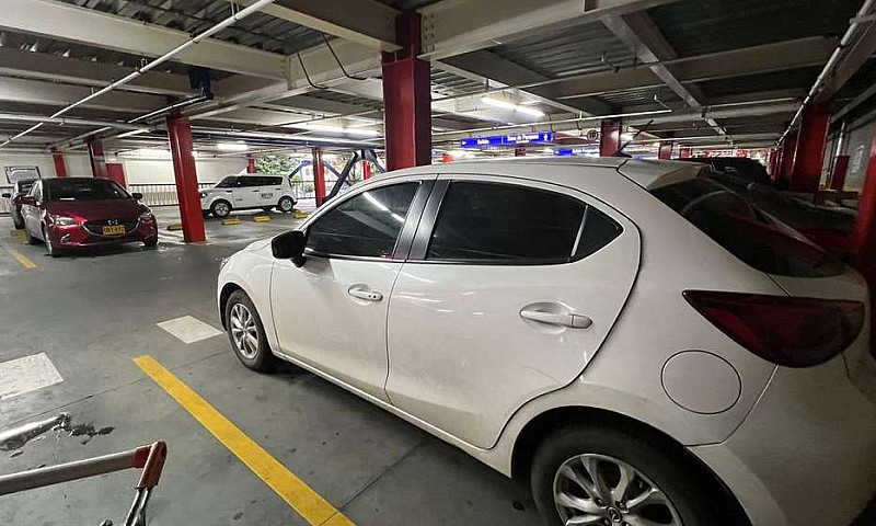 Mazda 2 Touring Meca...