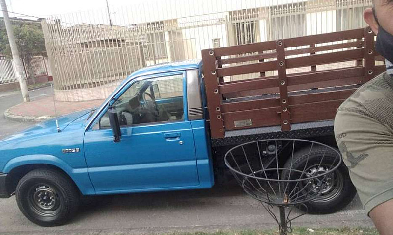 Camioneta Mazda B 20...
