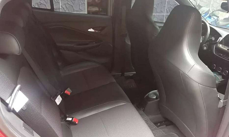 Vendo Chevrolet Onix...