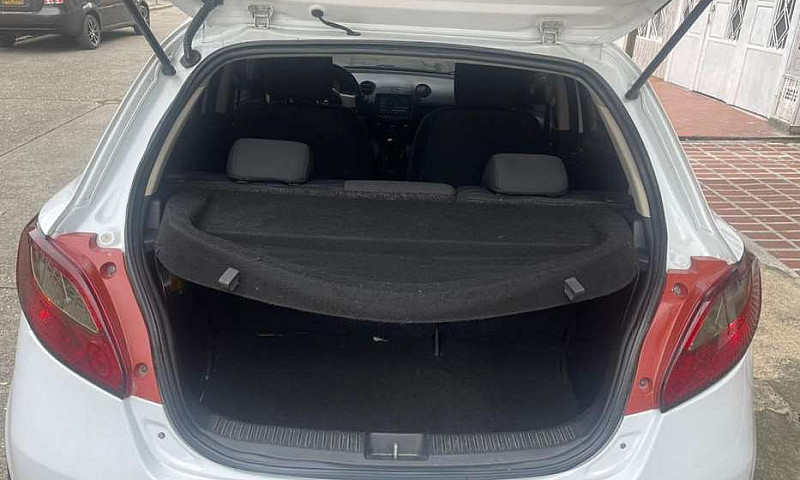 Mazda 2 Bonito...