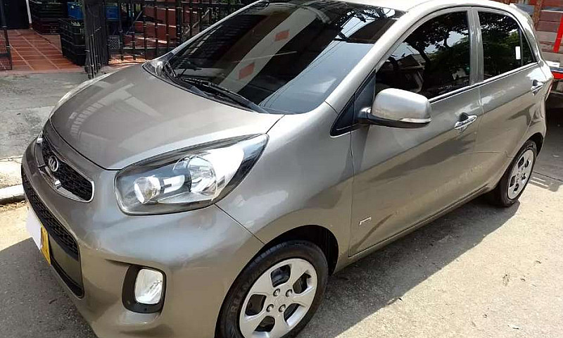 Vendo Nissan Marcha ...