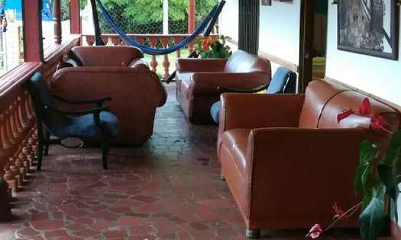 Se Alquila Finca Ran...