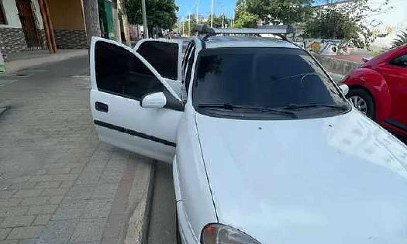 Se Vende Corsa Model...