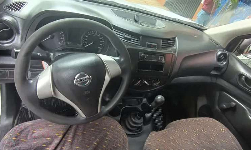 Nissan Frontier Esta...