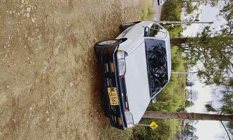 Vendo Mazda 323 Coup...