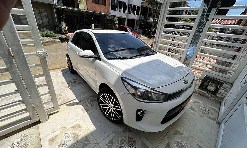 Vendo Kia Rio Versio...