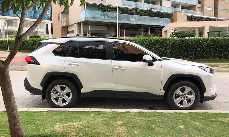 Rav4 2,0 2020...