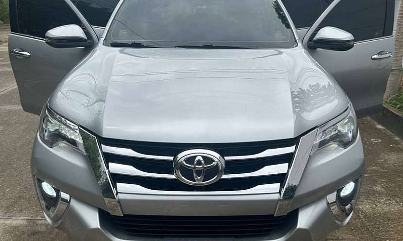 Toyota Fortuner Srv ...