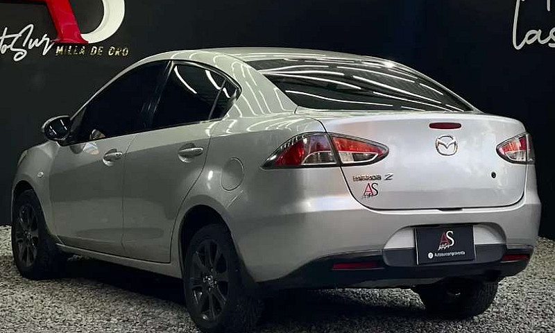 Mazda 2 2011...