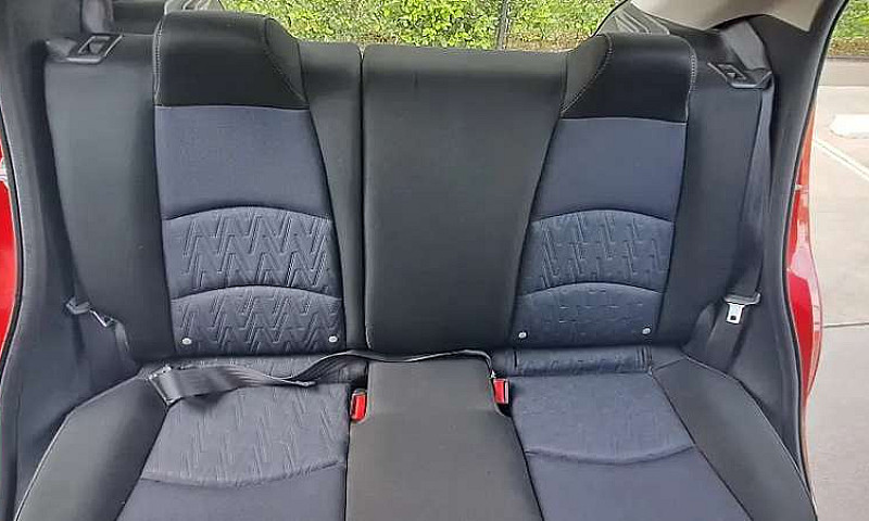 Se Vende Mazda 2...