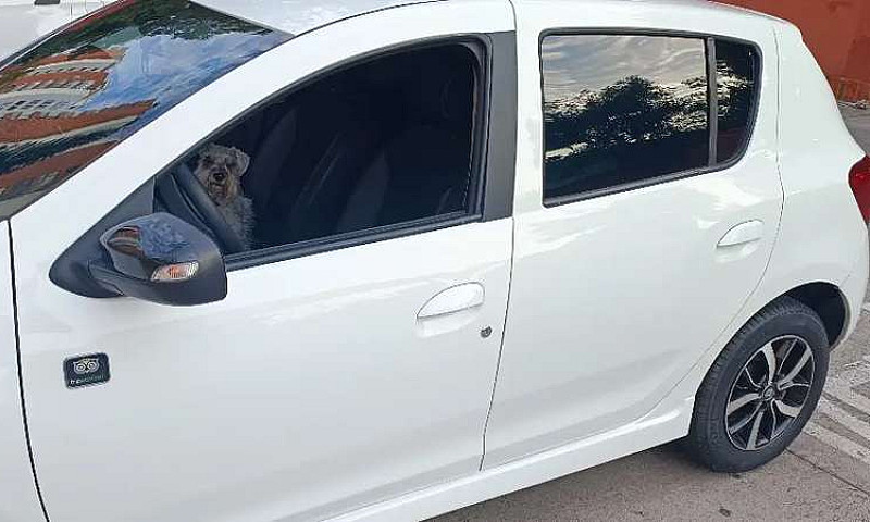 Renault Sandero...