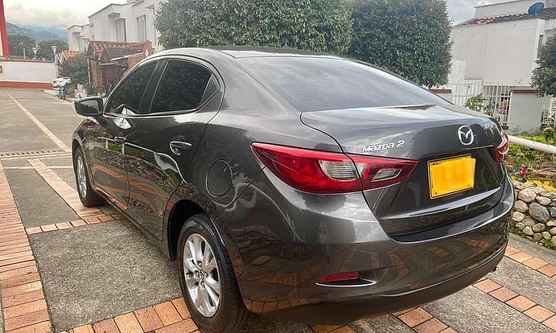 Mazda 2 Touring 2020...