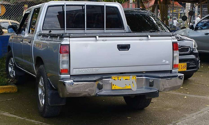 Vendo Camioneta Niss...