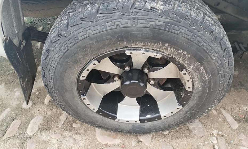 Camioneta Nissan Fro...