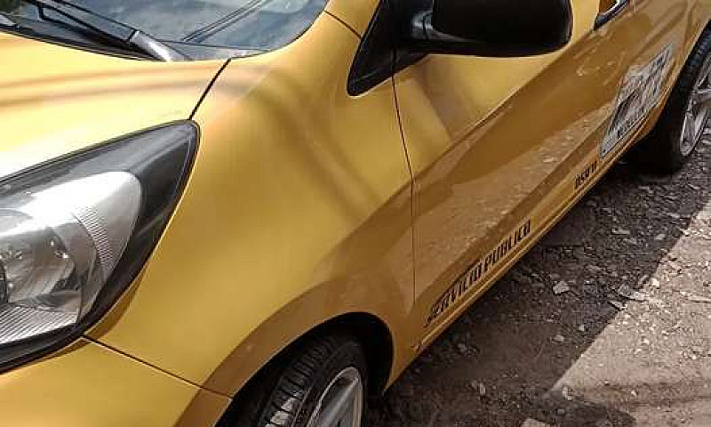 Taxi Kia Ion...