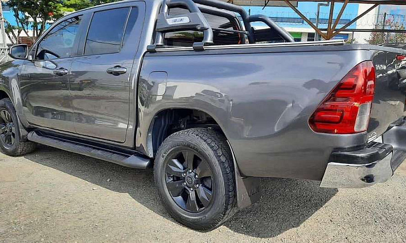 Toyota Hilux 2018 2,...