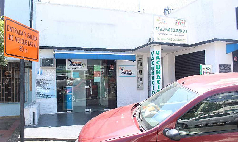 Casa Con 3 Locales C...