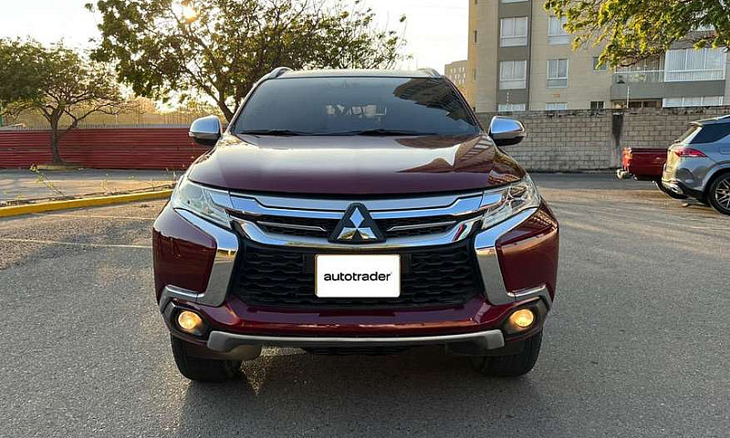 Mitsubishi Montero S...