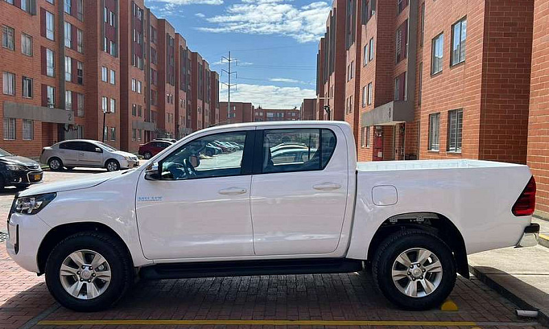 Hilux Doble Cabina 4...