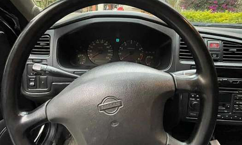 Vendo Nissan Primera...