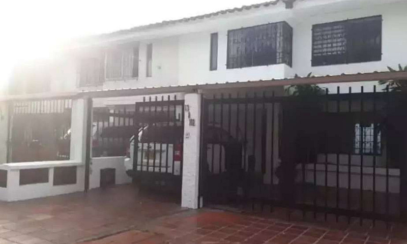 Arrendó Casa Bosques...