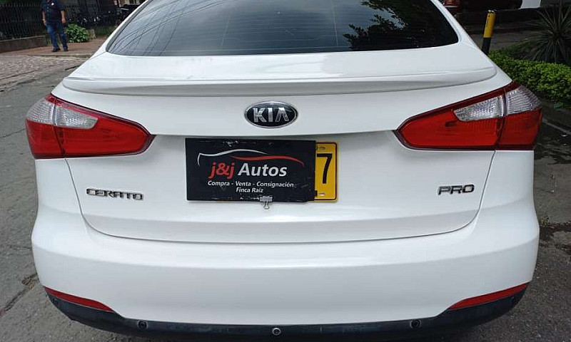 Kia Cerato Pro 2016 ...