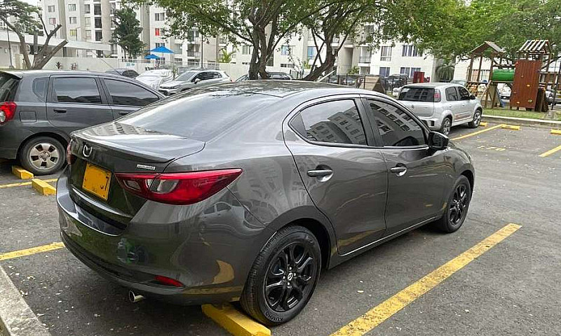 Mazda 2 Grand Tourin...