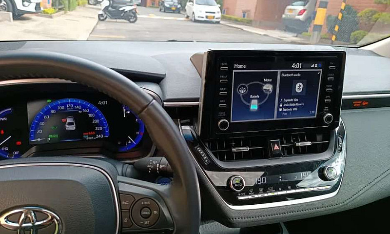 Vendo Toyota Corolla...