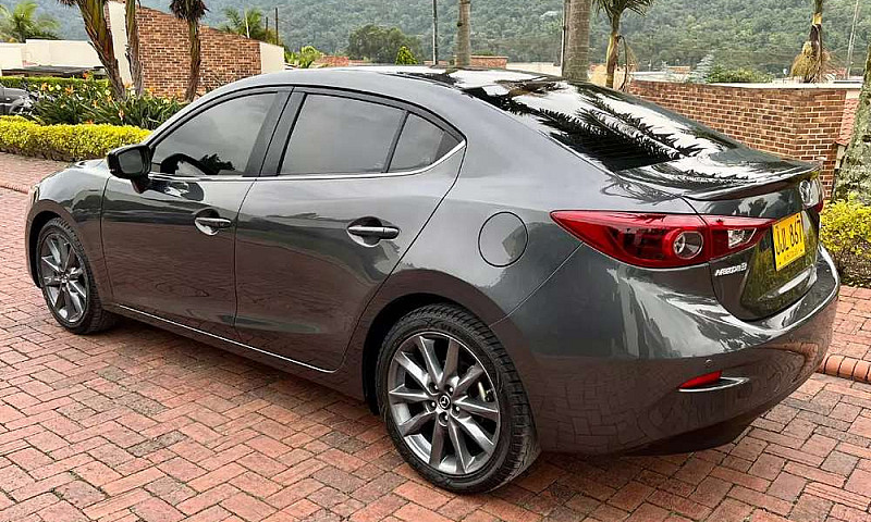 Mazda 3 Grand Tourin...