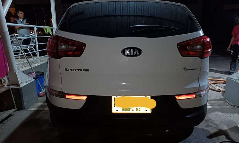 Kia Sportage Revolut...