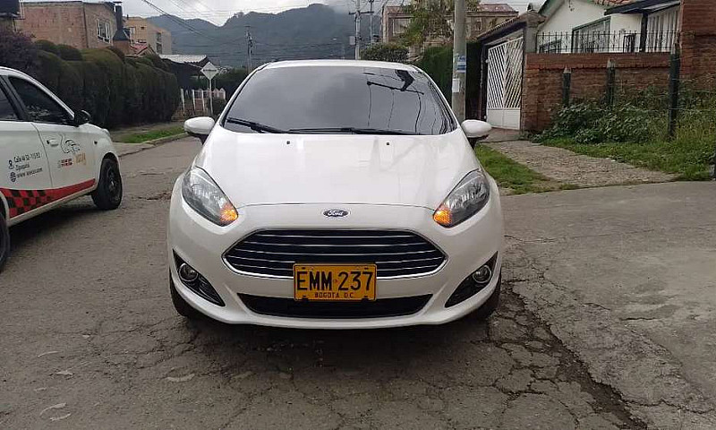 Vendo Ford Fiesta Ti...