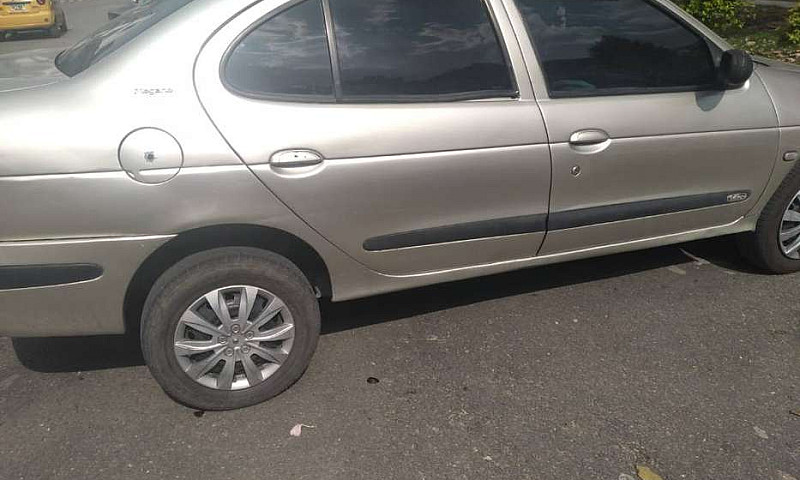 Vendo Carro Megane...