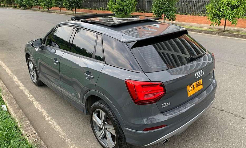 Vendo Audi Q2  Model...