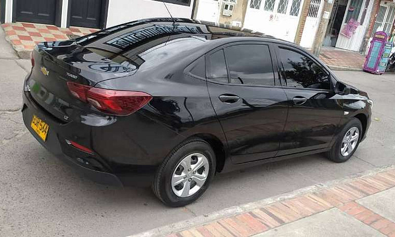 Vendo Onix Turbo...