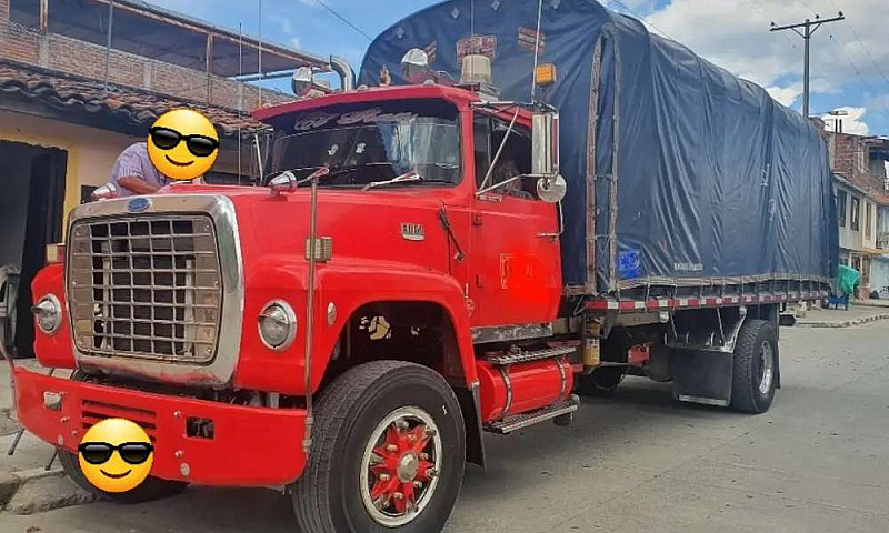 Vendo Ford 8000 Mode...