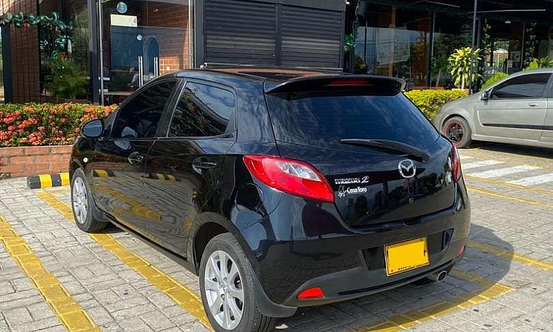 Mazda 2 2013...