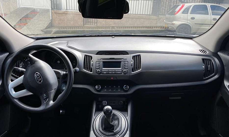 Kia Sportage Revolut...