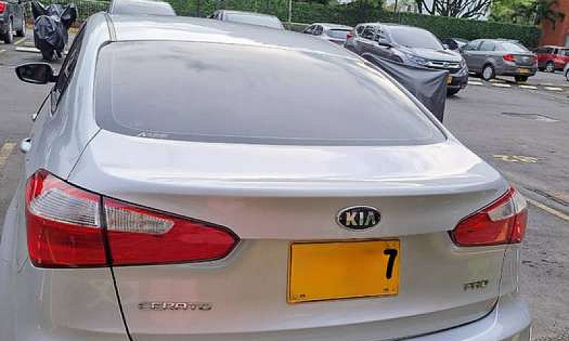 Hermoso Kia Cerato P...