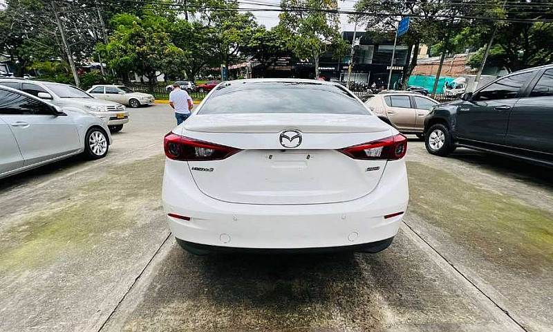 Mazda 3 Grand Tourin...