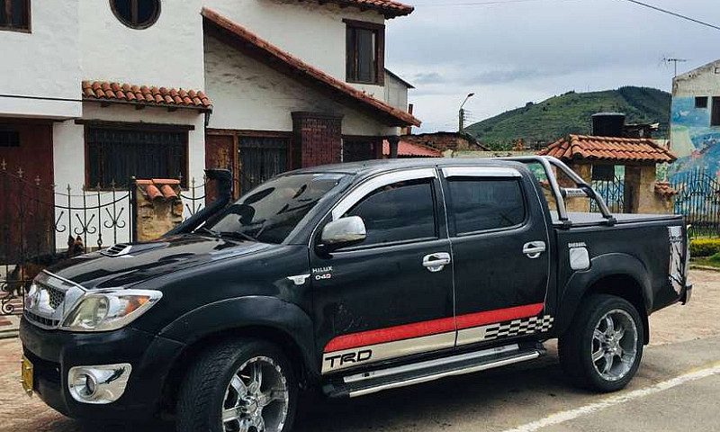 Vendo Toyota Hilux D...