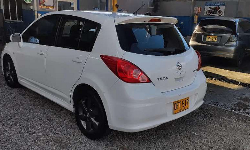 Nissan Tiida Hermoso...