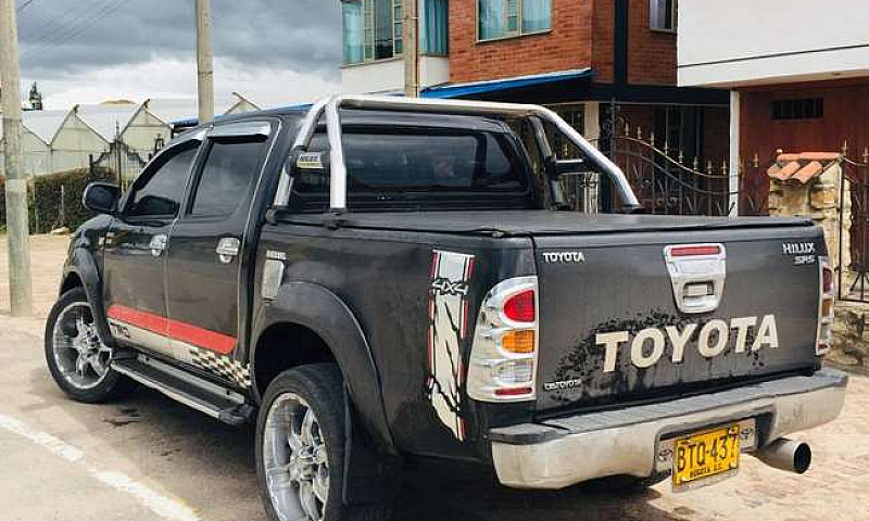 Vendo Toyota Hilux D...