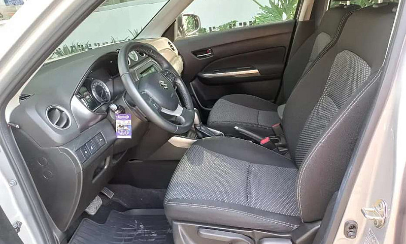 Suzuki Vitara Live A...